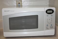 Sharp microwave - 30$ 1