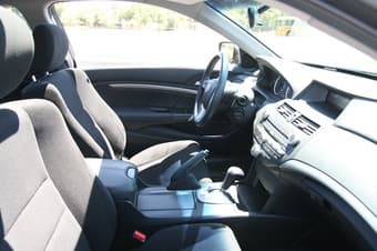 2009 Honda Accord Coupe EX, low mileage(19XXX), clean, $ 18500 3