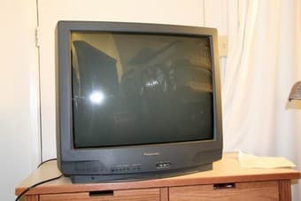 Panasonic 28" TV with remote $20 1