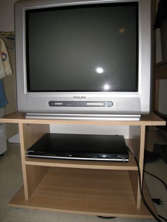 TV + DVD player + IKEA Stand - 50$ OBO 1