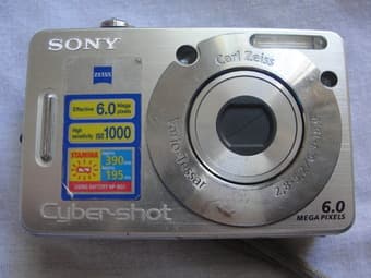 sony cyber-shot - 2 years old - 1 giga - $35 1