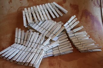81 clothes pegs 1