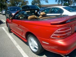 Mustang 95 GT 5.0L Convertible Red 3