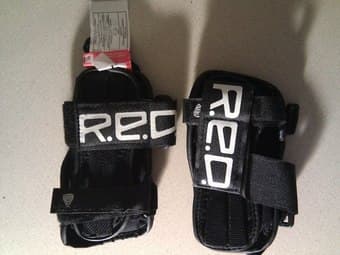 Wrist Guards for Snowboarding, Skiing, Skateboarding etc. 2