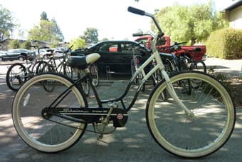 Schwinn 26" women's bike. Comfortable & Easy Riding! $50 OBO. 2