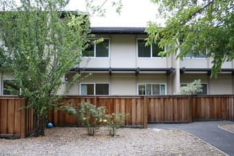 Super deal on 2 BR townhouse in EV for Thanksgiving week 1