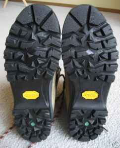 For sale: ShurGrip-Z #SZ329 snow chains, La Sportiva Makalu boots 2