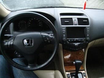 2004 Honda Accord Coupe EX i-VTEC4 with navigation ($13,130) 3