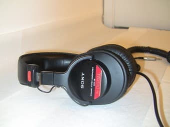sony mdr-v6 studio monitor headphones ($35) 1