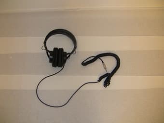 sony mdr-v6 studio monitor headphones ($35) 3