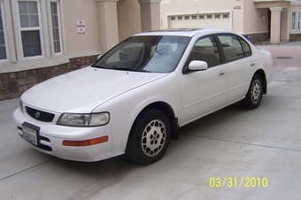 1995 Nissan Maxima GLE for Sale at $2500 3