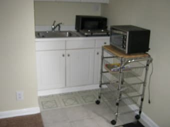 Two rooms with separate entrance available in Menlo Park 3