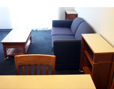 Cheap but nice and clean shared room on Stanford campus 1
