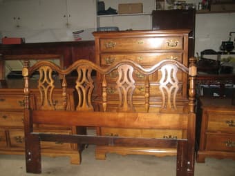 BEDROOM SET FOR SALE! 1