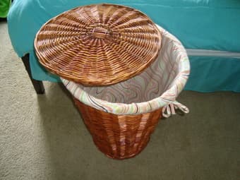 Wicker Hamper with fabric lining 1