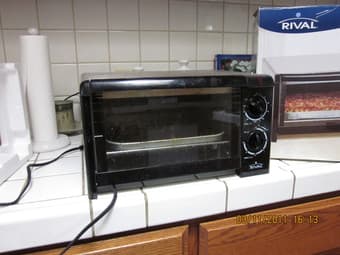 Toaster Oven/Broiler for Sale - $12 3