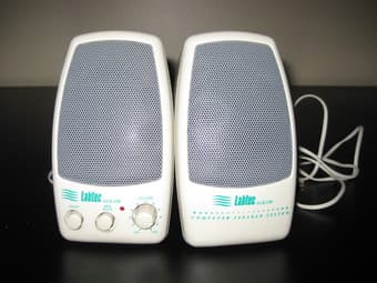 Moving sale: Toaster, lamps and more 3