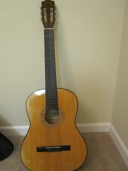 EL Prado Guitar--Guitarras De Artesania - $100 (obo) 2