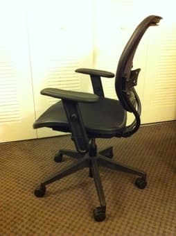 Space 5560 task chair 2