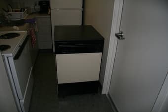 Movable Dishwasher (with tap hookup) 1