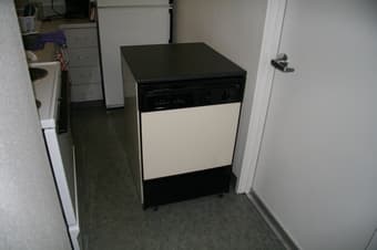 Movable Dishwasher (with tap hookup) 2