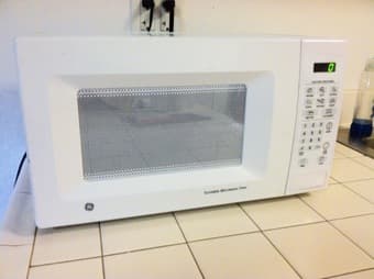 Microwave in a great condition!! $30 2