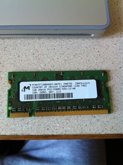 $10 - 1GB Ram from 2007 Macbook Pro 1