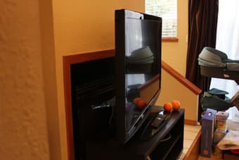 Sharp 47” LCD HDTV (120Hz) - $400 (perfect condition+free TV cabinet) 2