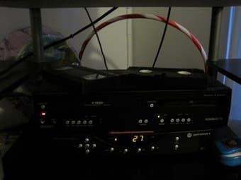TV + DVD/VHS player 2