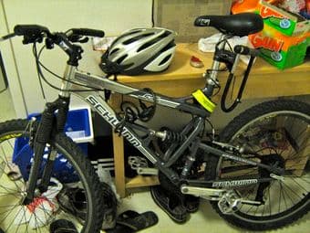 Men's Schwinn Mountain Bike for Moving Out Sale (Fully Functional) 3