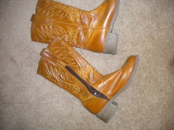 Designer Clothes, Shoes, and Dorm Room/Kitchen Items $5-10 1