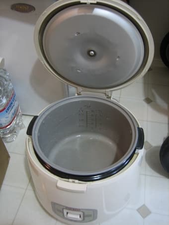 CUCKOO rice cooker  $50 3
