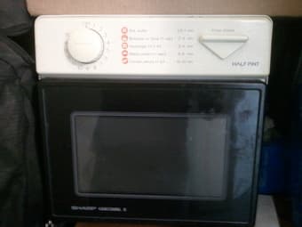 Small microwave, old but works. $10 1