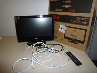 RCA 19 inch LCDTV 19LA30RQ - $60 1