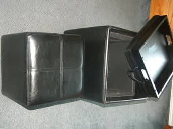 Selling set of 2 leather otomans 2