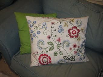 stylish throw pillow (down feathers!) 1