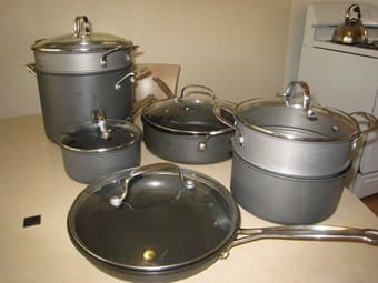 Cuisinart Chef's Classic Non-stick 12-Piece Cookware Set 3