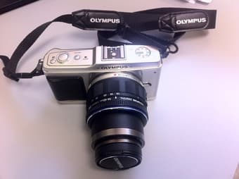 Olympus PEN EP1 with Zuiko 14-42mm lense rarely used "mint condition" 3