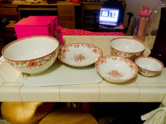 Set of Fine China. (Plates, Bowls of all sizes) 1