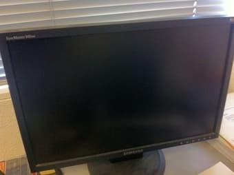 Samsung 19" LCD Monitor (Model 940BW) 1