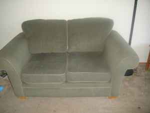 Super Comfort Two Seater Luxury Sofa - $40 (palo alto) 1