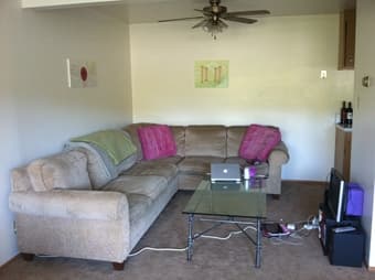1 room sublet in a spacious beautiful 2 bedroom apartment (Belmont) 3