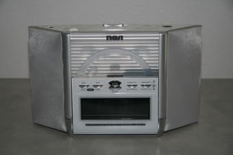 RCA Alarm Clock with CD Player - $10 3