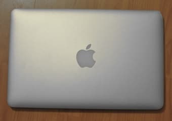 2010 11" macbook air, 1.4ghz/64gb ssd/2gb ram - $650 2