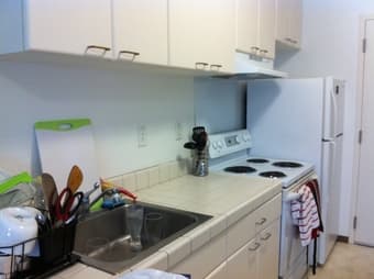 Subleasing a Studio in EV, from Sept. 6th to Sept. 20th 3