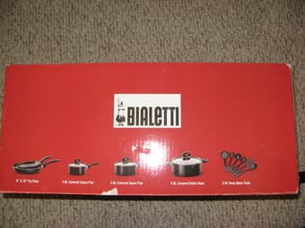 8 piece Non-stick Bialetti Pots and Pans/Cookware set - $25 2