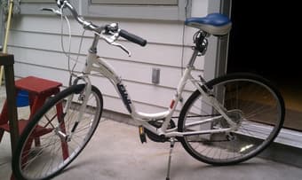 FUJI Cruiser Bike - Nearly New!!! 1