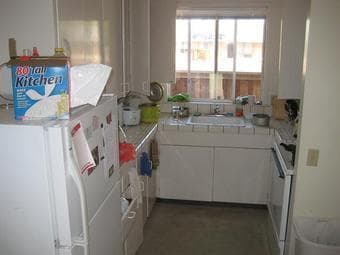 sublease 1 Bedrm in a 3 bedrm apt in Stanford lowrise 8/16 - 9/25 3