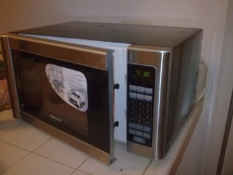 Emerson Microwave - Perfect Condition - 25$ 1
