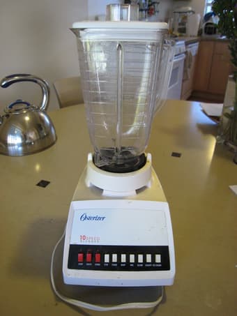 Osterizer 10-Speed Blender - $15 1
